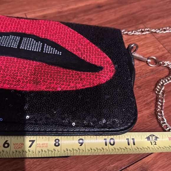 fun lip purse - Picture 8 of 8